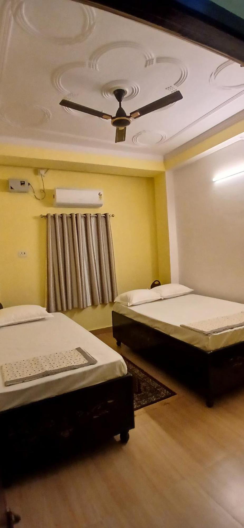 Incredible Banaras Inn Варанаси Екстериор снимка
